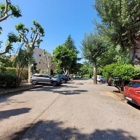 Centre Studio On Foot With Parking * Aix-en-Provence